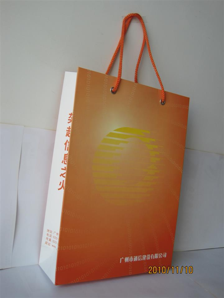 廣州紙袋供應(yīng)港澳，廣州服飾紙袋，一流印刷設(shè)備