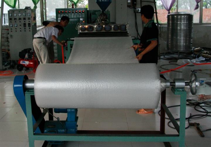 氣墊膜機價格，凌霞塑料機械公司氣墊膜機怎么樣