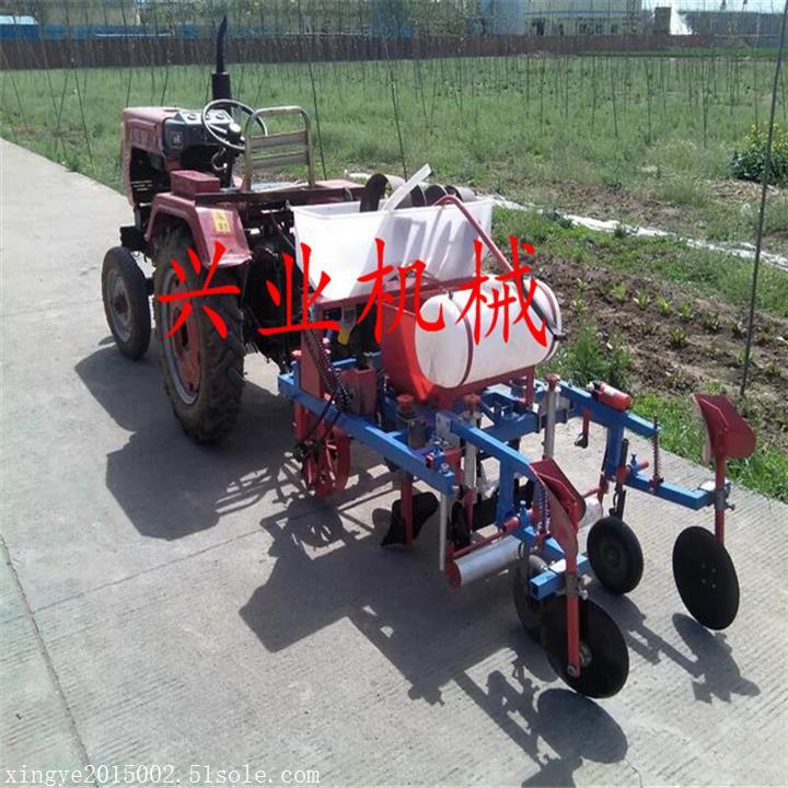 花生播種覆膜機  農(nóng)用覆膜機 噴藥施肥覆膜機