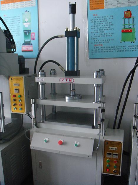 手機、電腦保護膜模切機