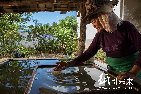 傣紙，西雙版納保留的最原始造紙術(shù)