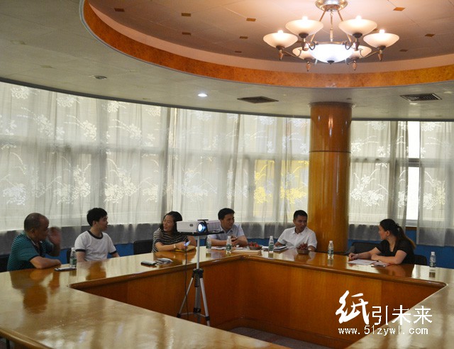 現(xiàn)場(chǎng)探討專業(yè)而熱烈